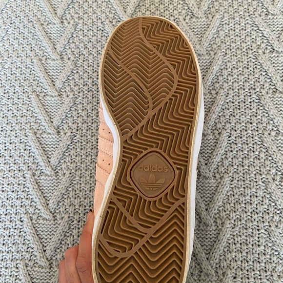 Adidas pink suede leather and rubber sneaker - Picture 3 of 4